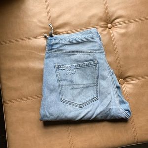 American Eagle light wash mom jeans